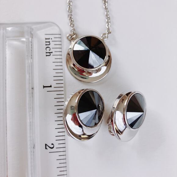 VTG Signed Sarah Coventry Clip Earrings Necklace Set Black Glass Silver Tone 70s - Picture 6 of 13